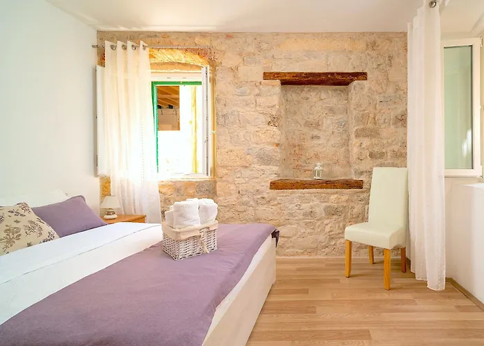 Luxe Diocletian Stones Centre Apartman *