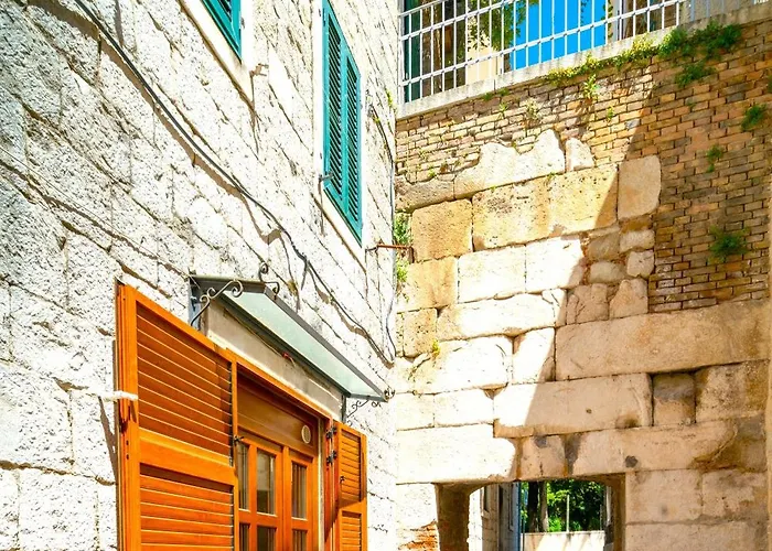Luxe Diocletian Stones Centre Apartman Split